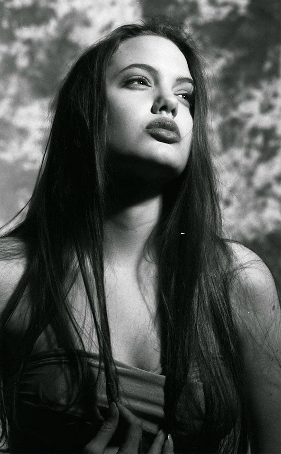 jolieyoungangelinajolie-11-900x1455