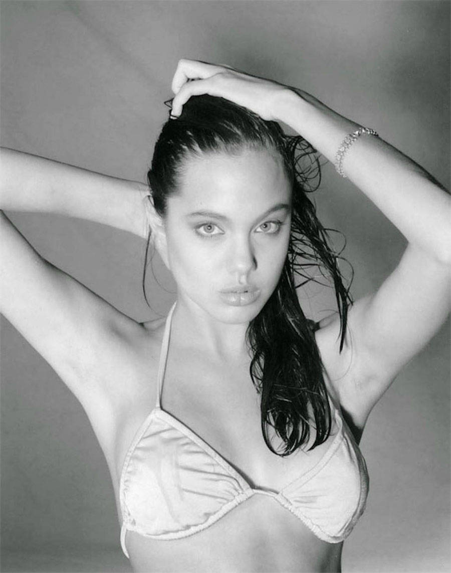 jolieyoungangelinajolie-12-900x1142