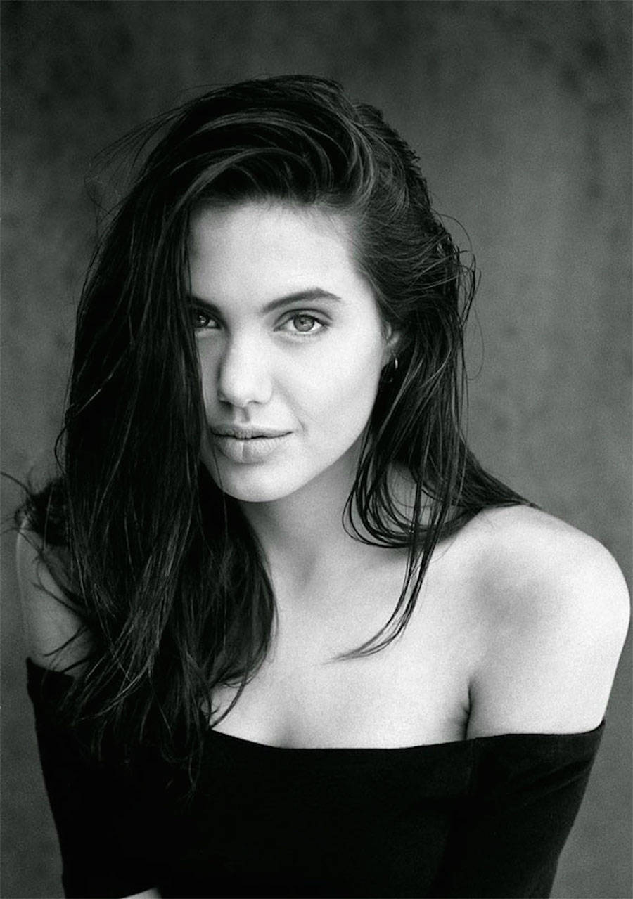 jolieyoungangelinajolie-19-900x1279