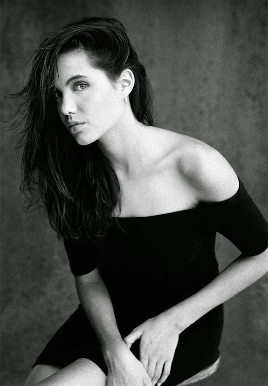 jolieyoungangelinajolie-2-900x1295