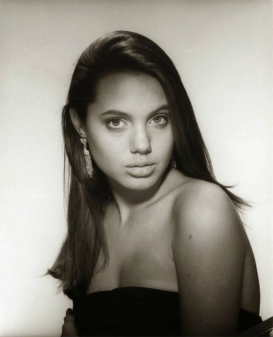 jolieyoungangelinajolie-20-900x1110