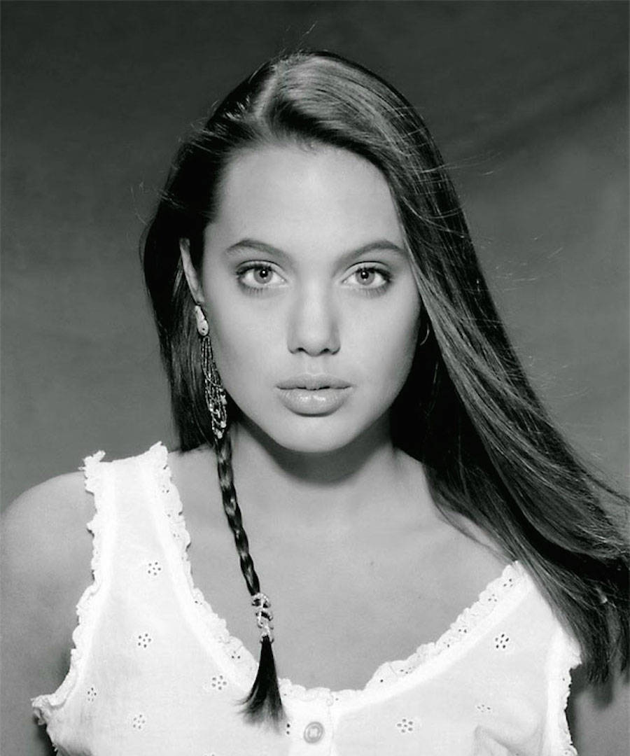 jolieyoungangelinajolie-7-900x1080