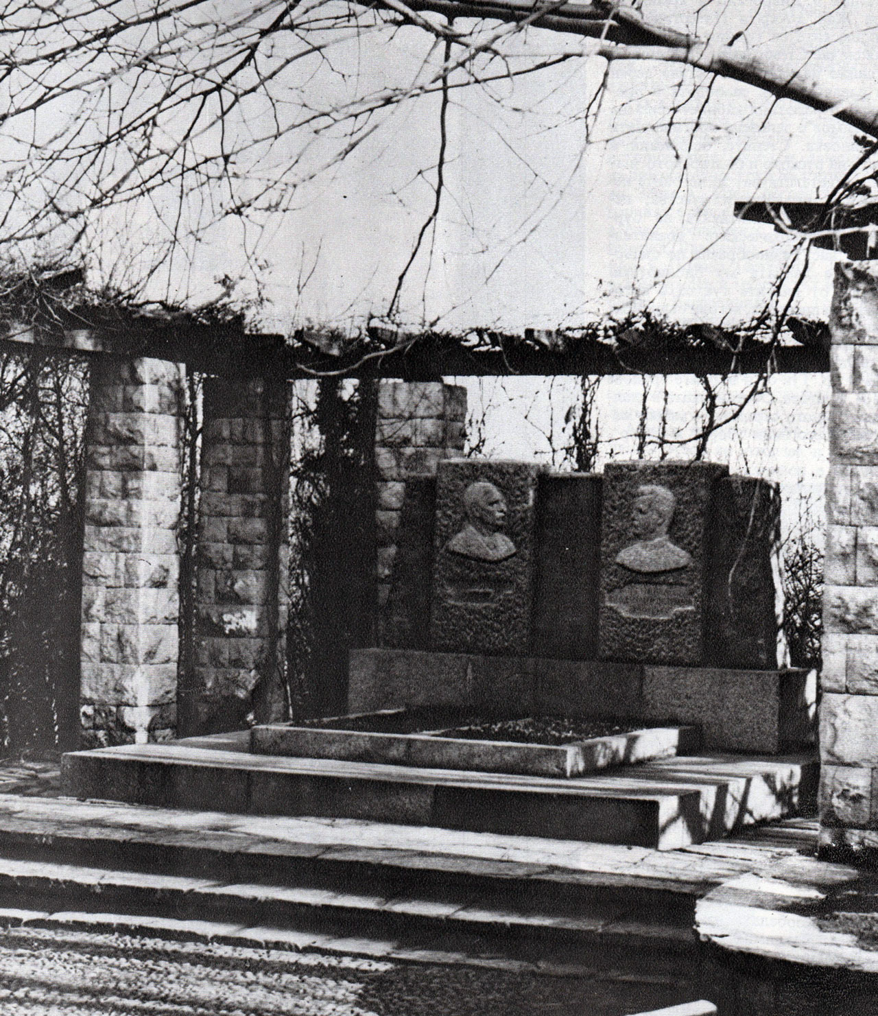 grobnitsa_zaimovi_pleven