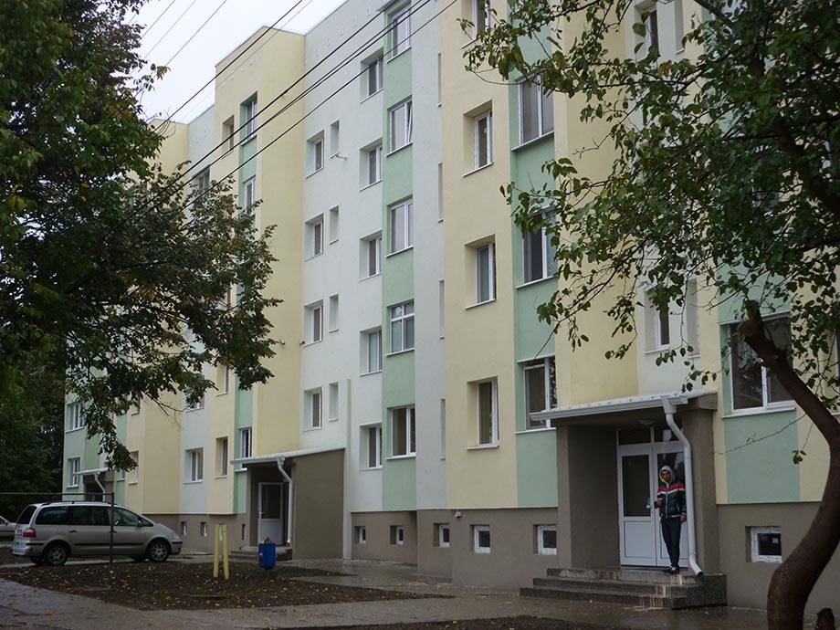 Откриват официално саниран блок в град Левски