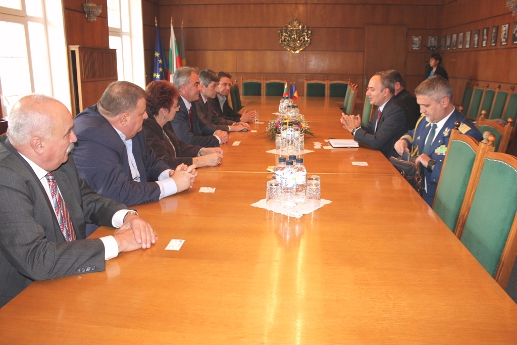 poseshtenie_rumanski_poslanik-2