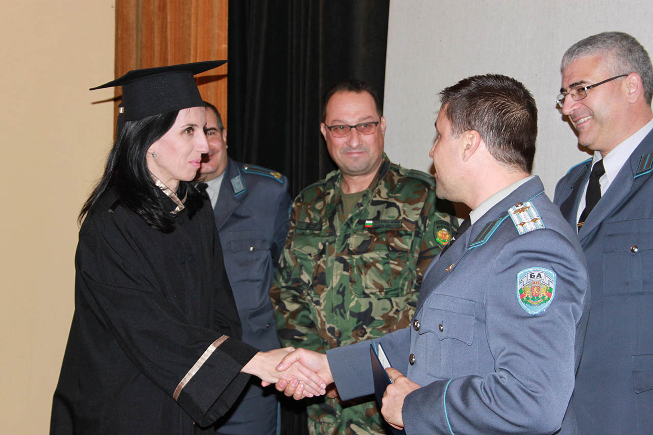 absulventi_otdel_aviatsionen-3