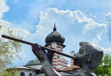 Плевенският скулптор Красимир Яков ще открие изложба с рисунки “66 от 70” и скулптура “Началото”