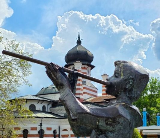 Плевенският скулптор Красимир Яков ще открие изложба с рисунки “66 от 70” и скулптура “Началото”