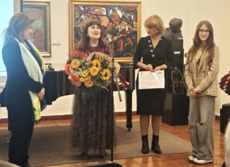 РЪКОВОДИТЕЛЯТ НА АРТ ШКОЛА „КОЛОРИТ“ МАЙЯ АНАНИЕВА Е ТАЗГОДИШНИЯТ НОСИТЕЛ НА НАГРАДАТА ПО ХУМАНИТАРИСТИКА ЗА 2025 ГОДИНА В ПЛЕВЕН